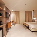 Lauri 3*