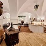 Lauri Отель 3*