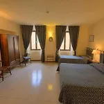 Lauri 3* Macerata