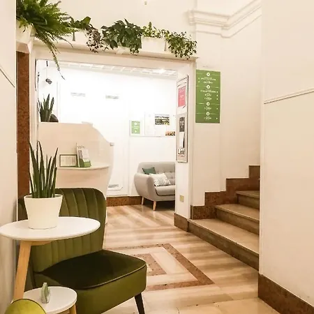 Lauri Hotel 3*