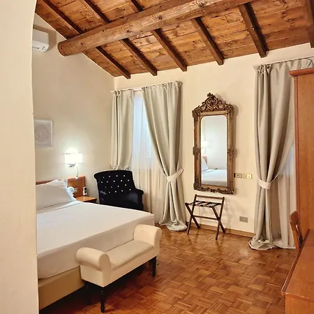 Hotel Lauri Macerata
