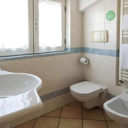 Lauri Hotel 3*
