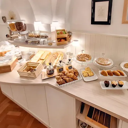 Lauri Hotel 3*