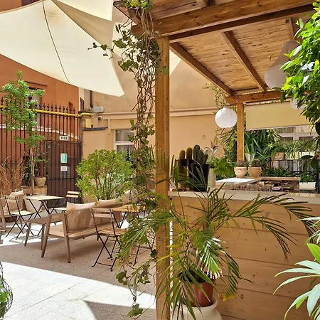 Lauri Hotel
