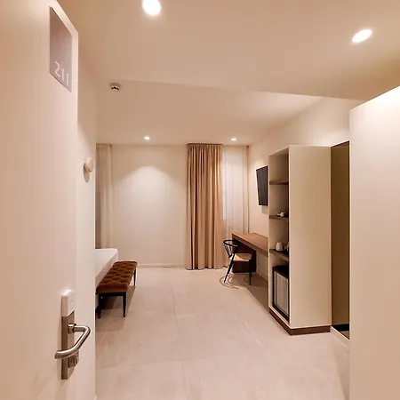 Lauri Otel 3*