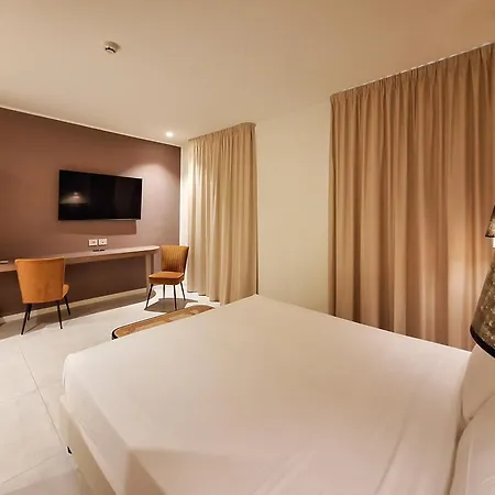 Lauri Hotel