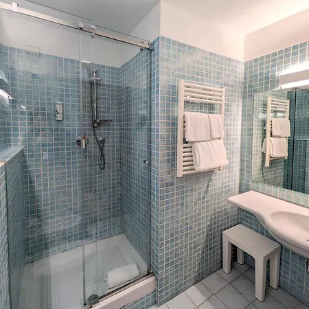 Lauri Otel Macerata