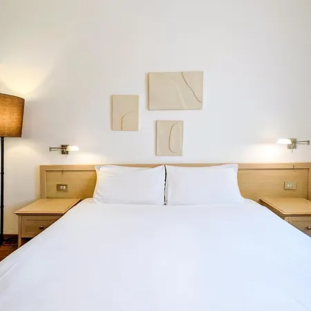 Lauri Otel Macerata