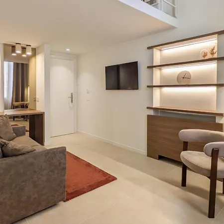 Lauri Otel 3*