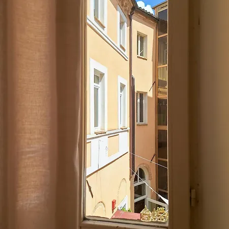 Lauri Otel 3*