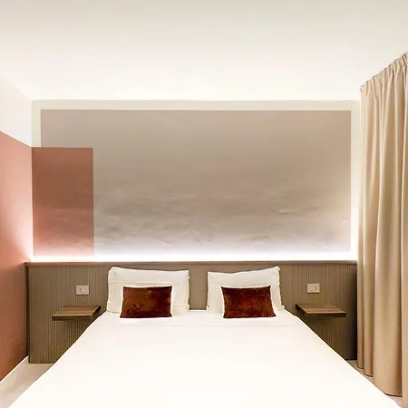 Lauri Otel Macerata