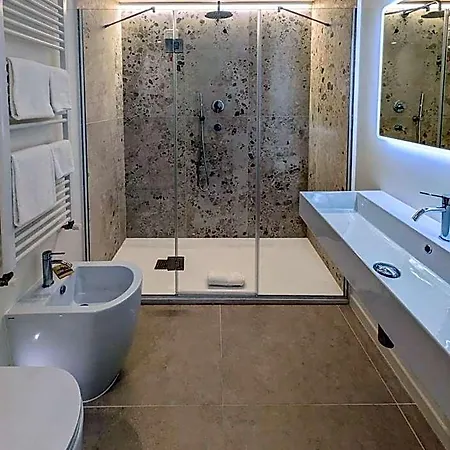 Lauri 3* Macerata