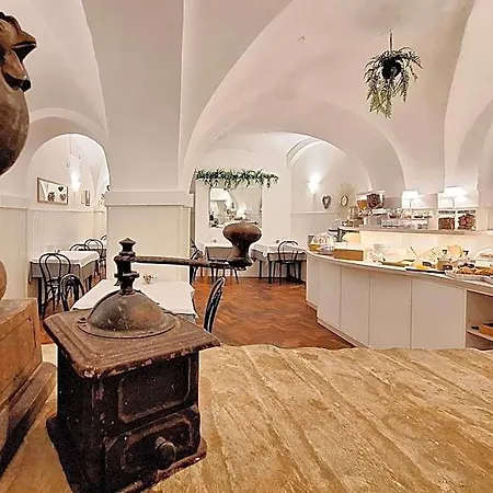 Lauri 3*