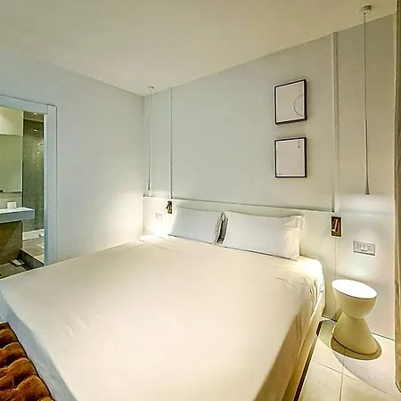 Lauri Hotel 3*