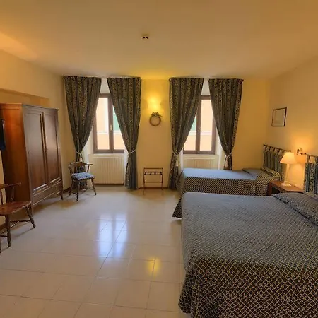 Lauri 3* Macerata