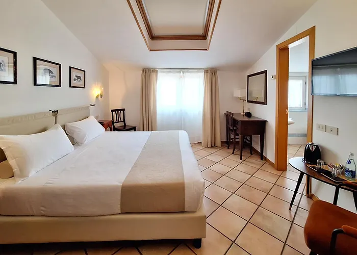 Lauri Hotel Macerata